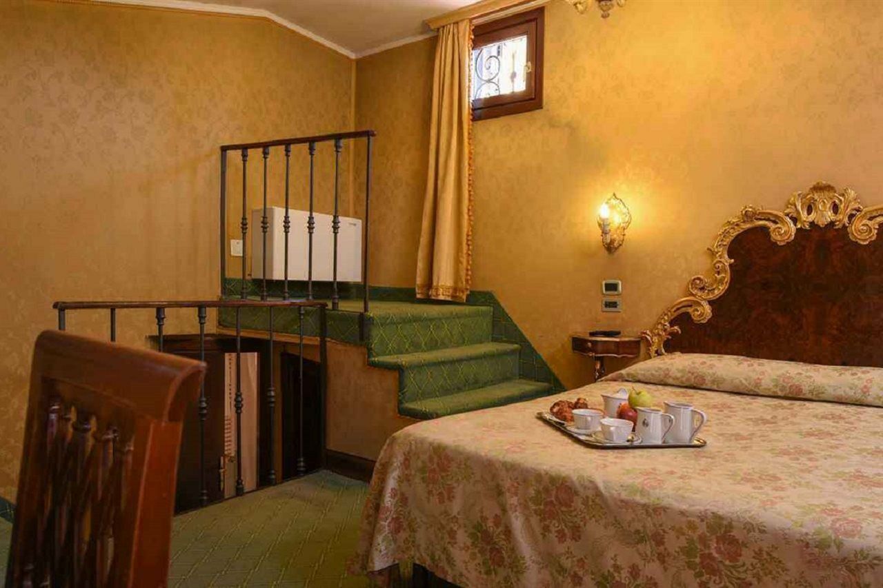 Hotel San Moise Venedig Eksteriør billede